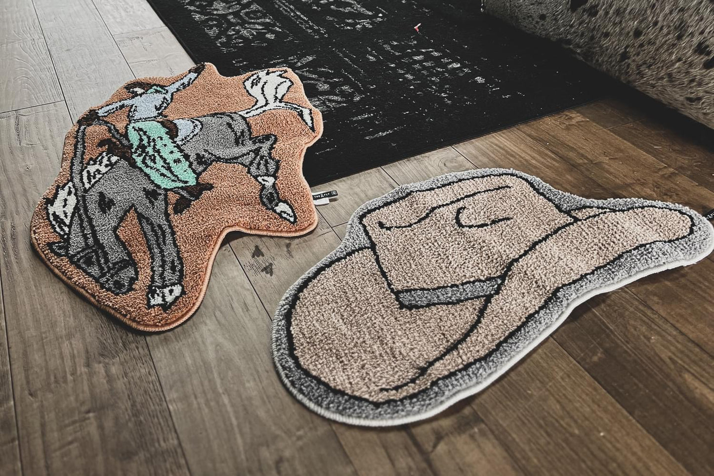 Cowboy riding a bronc rug